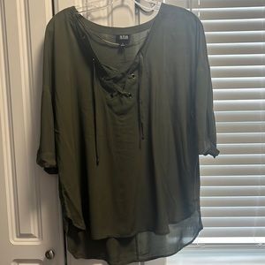 a.n.a. Short sleeve top.